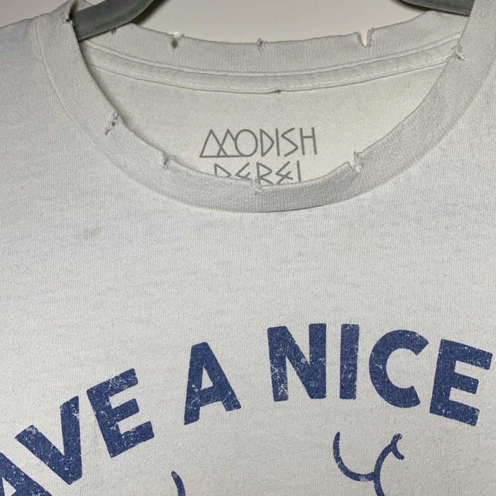 {Modish Rebel} White Graphic T-Shirt - Picture 3 of 4